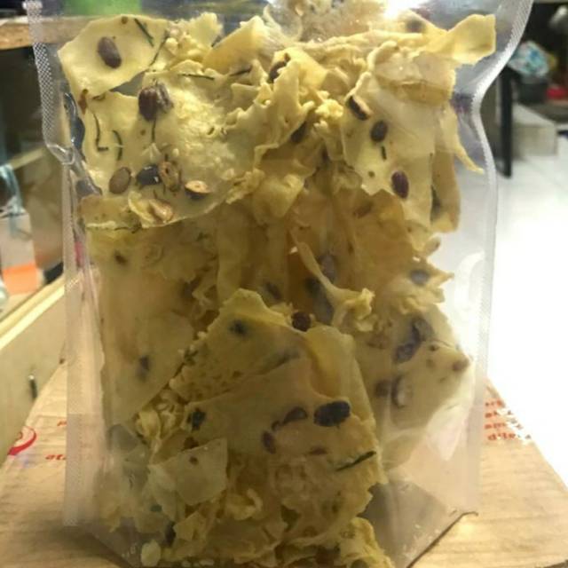 

Peyek dan kerupuk