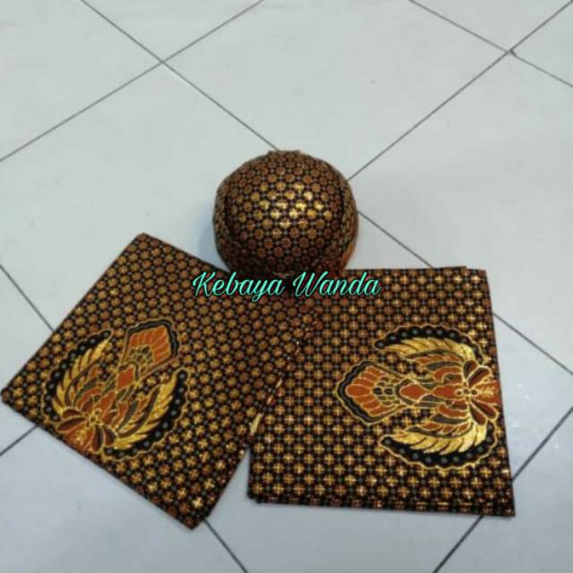 Kain Prodo dan Belangkon / Samping Batik Prodo / Sepasang Prada