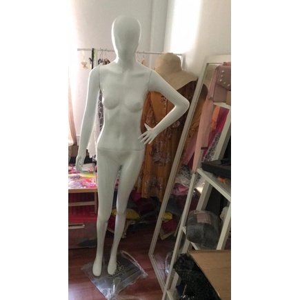 Manekin Patung Full Body Alien Fiberglass Cewek Dewasa Warna Putih Wanita