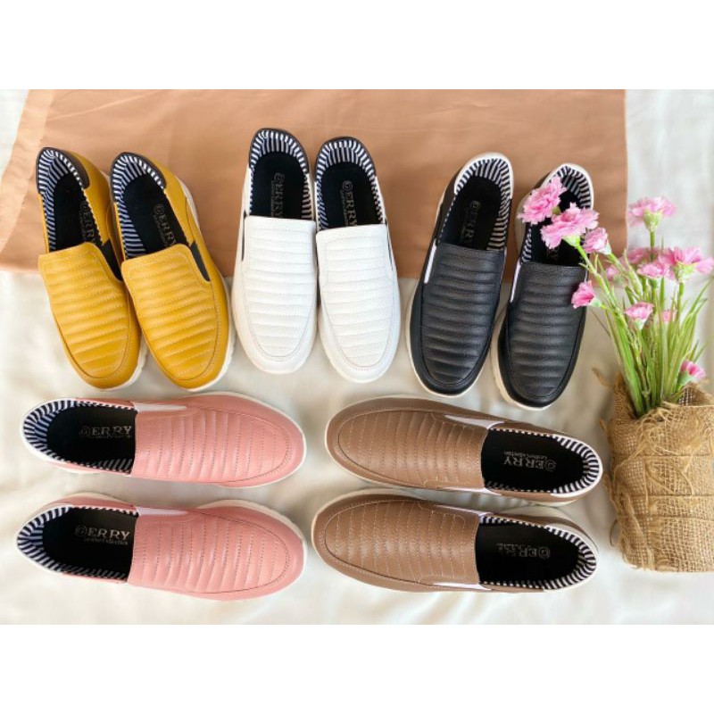 sepatu casual wanita kulit sapi