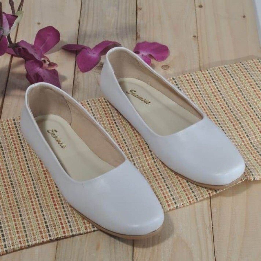 AURRA-01 FLAT SHOES BIG SIZE / sepatu pantofel wanita ukuran besar 41 42 43 44 45 jumbo ORIGINAL sepatu flat kerja kantor pns suster perawat hitam-putih