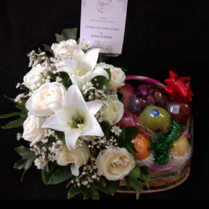 

Parcel Buah Mix Bunga G. Hecishop