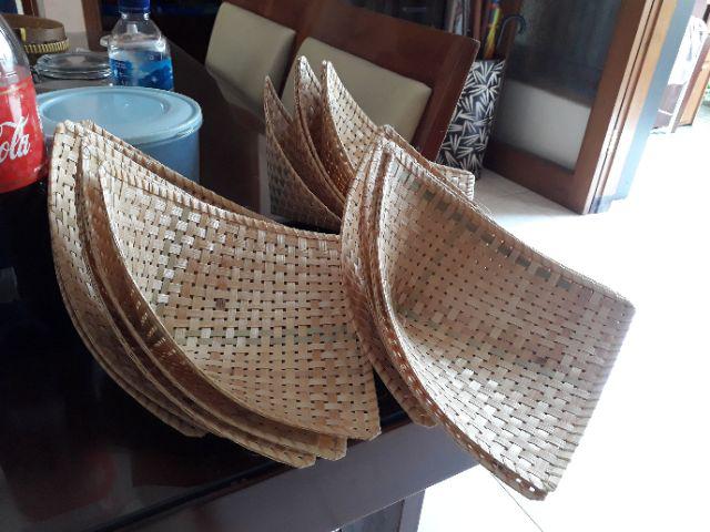 Pincuk / Alas Makan Bambu