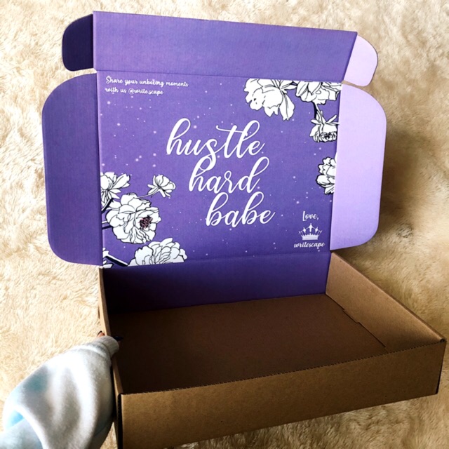 

TAMBAHAN KARDUS CANTIK WRITESCAPE + BUBBLE WRAP + STICKER FRAGILE (AGAR PACKINGAN TAMBAH AMAN)