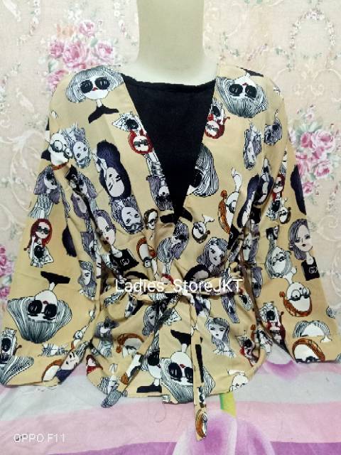 ATASAN KIMONO MOTIF RETRO