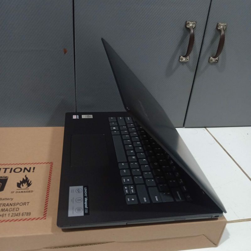 Laptop Lenovo ideapad 330, Amd E2-9000 Gen 7Th Ram 4 Gb / 500Gb vg Amd Radeon R2 Graphic, Windows 10  Seri Baru, Lengkap, Silver Dop