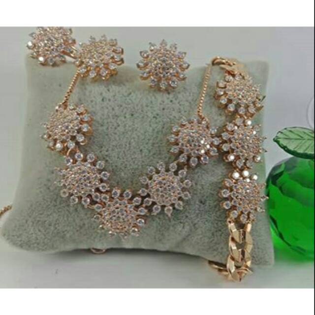 Set replika berlian medan