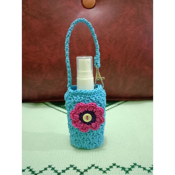 Gantungan hand sanitizer holder rajut/pouch/cover botol rajut