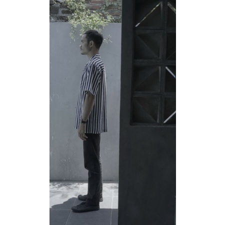 Kemeja Pria Motif Garis