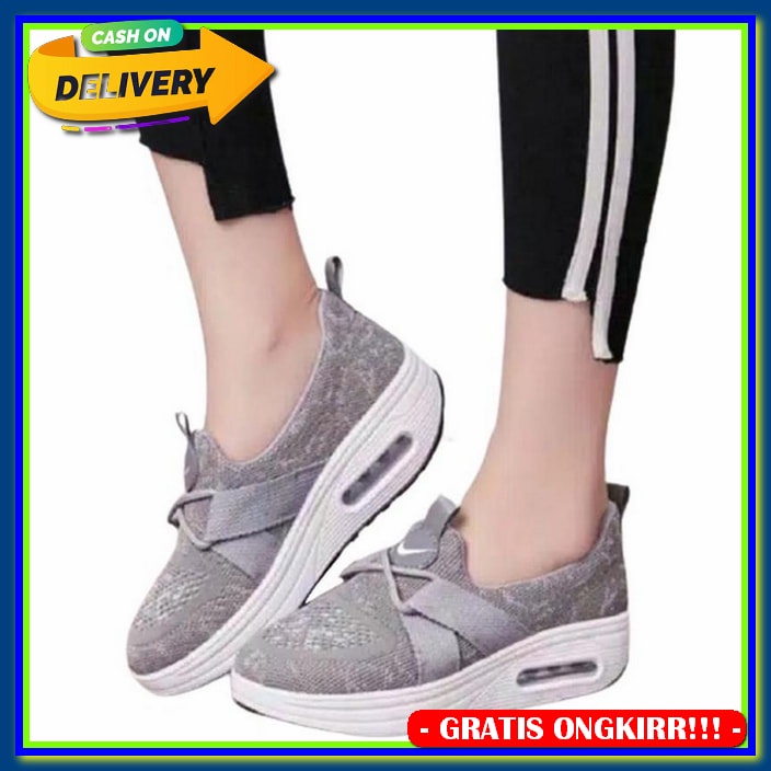 Sepatu Wanita Remaja Terbaru 2021 Di Pakai Casual Buat Santai Srs Kets Atau Sneakers Ket Cewek Sepat