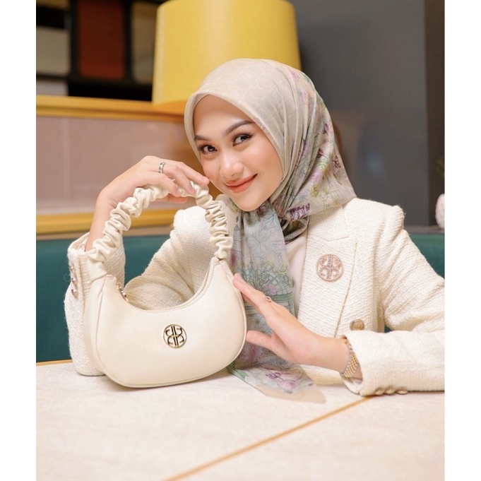 NARAYA BAG VANILLA BY NADA PUSPITA