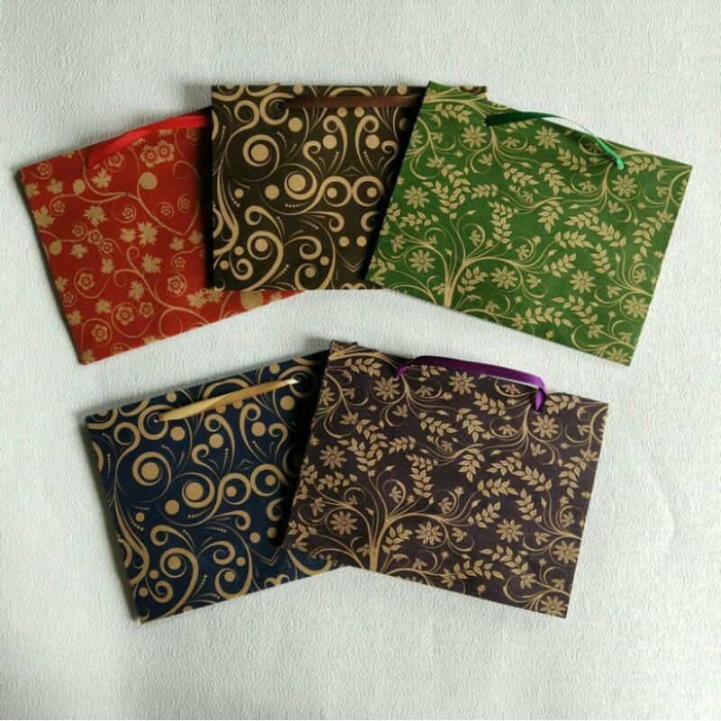 

Paperbag Batik Mini Landscape Samson Doff