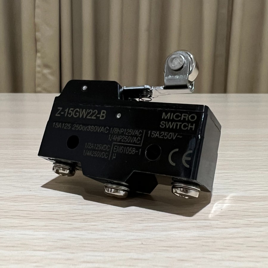 MICRO SWITCH LIMIT PLAT PANJANG RODA MICROSWITCH OMRON ZN Z-15GW22-B