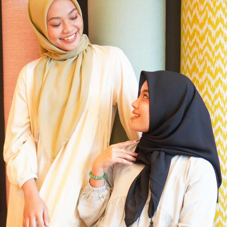 ✽ Bugis Hijab - Bella Square Tassel - Hijab Segi Empat ✦