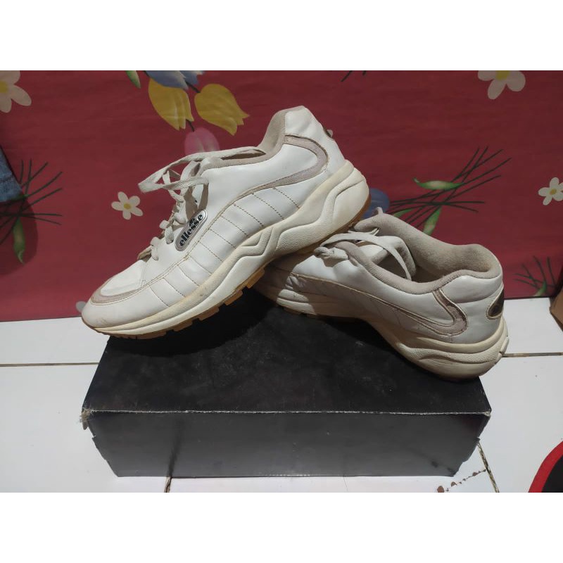 SEPATU ELLESSE SECOND SHOES