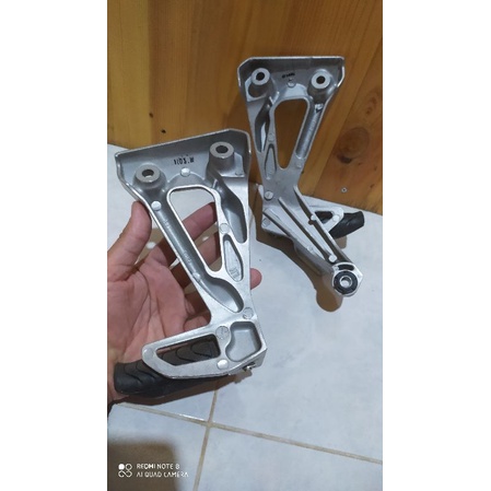 Footstep Revo absolute dudukan footstep-postep revo