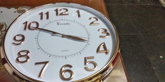 Jam Dinding Trendy T7319 Polos Besar Sweep Movement Diameter 46cm