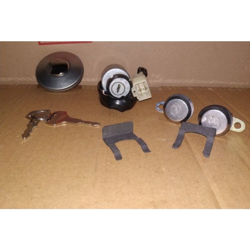 kunci kontak set kunci pintu tutup tangki bensin Mitsubishi T120ss T 120 ss original