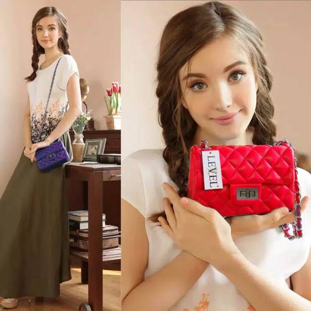 FASHIONSTOREKU TAS LEVEL MINI FREE POMPOM SLINGBAG fashion wanita impor batam