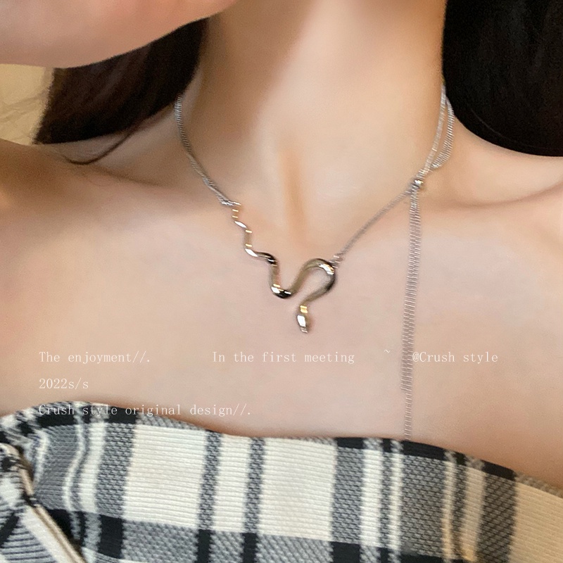 Kalung Choker Rantai Klavikula Liontin Ular Ganda Warna Silver Untuk Aksesoris Perhiasan Wanita