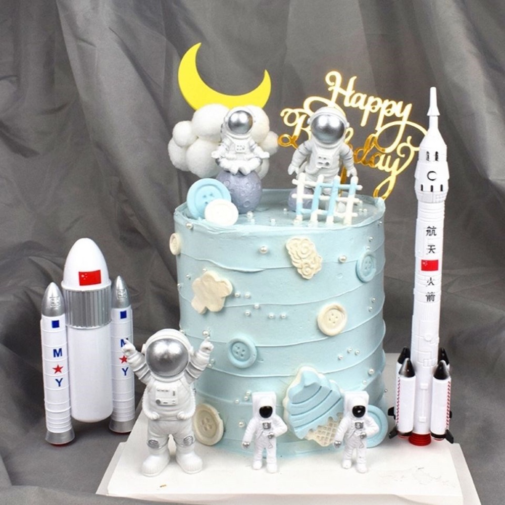 Ornamen Dekorasi Kue Ulang Tahun Bentuk Astronot Luar Angkasa