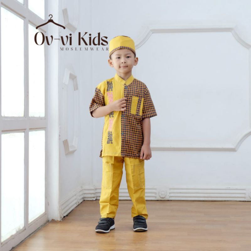 Koko Anak Setelan Lengan Pendek Motif Kotak Kombinasi (Free Peci)