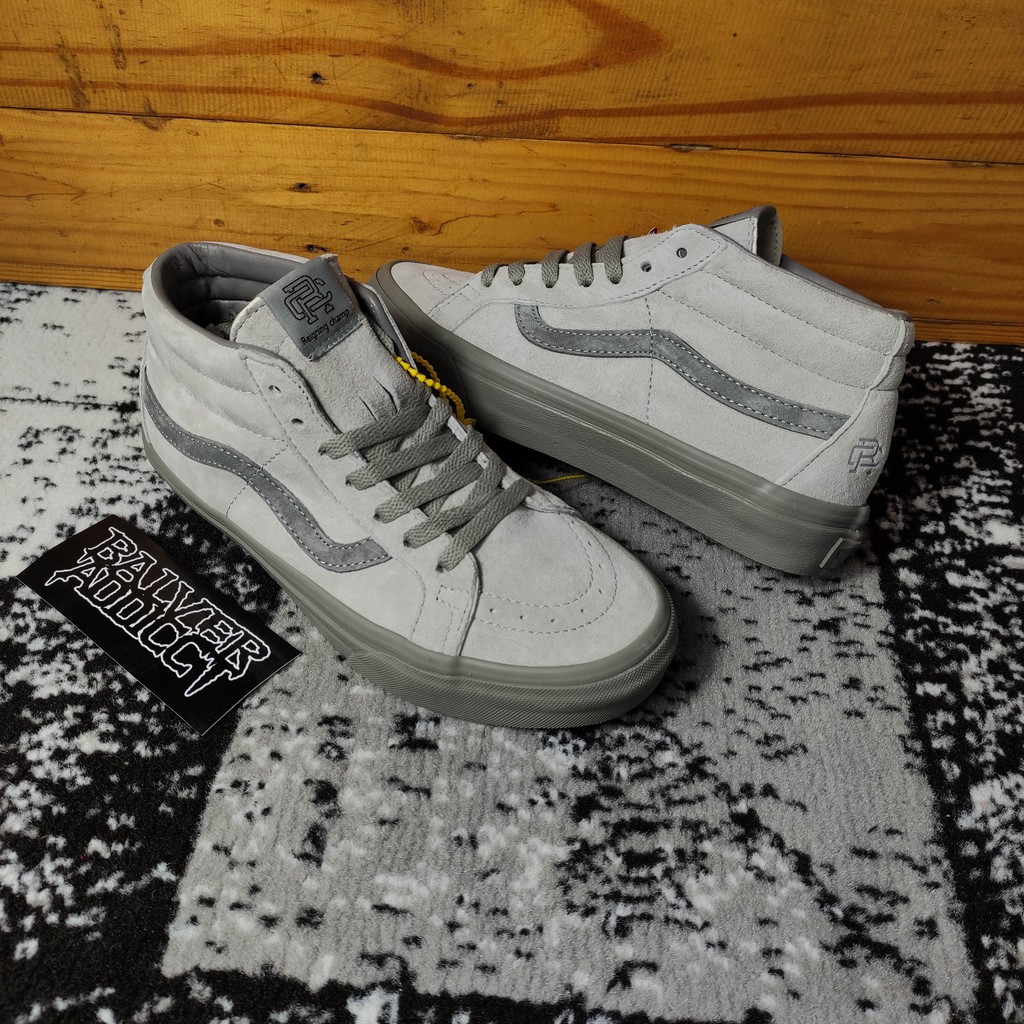 grey skate vans