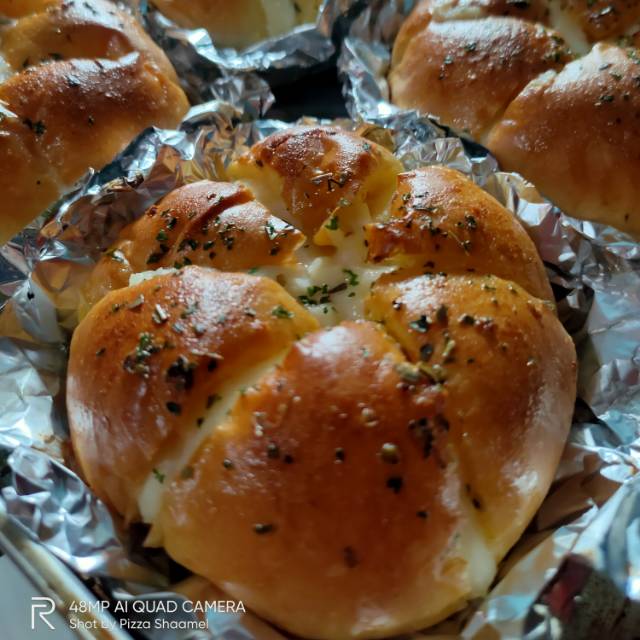 

Korea Garlic Cheese Bread