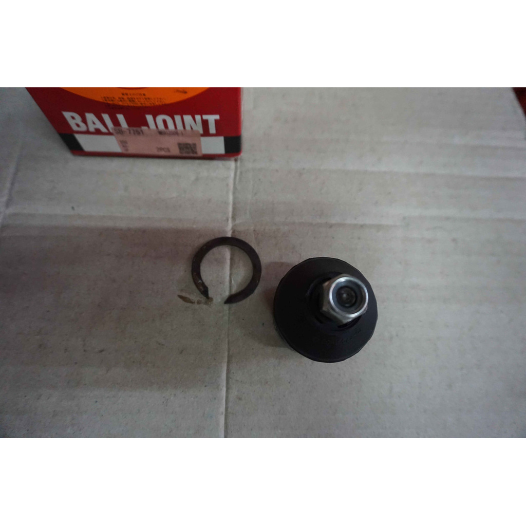 Ball Joint Depan Atas Mitsubishi Galant V6 Lele VR dan V6-24 merk 555