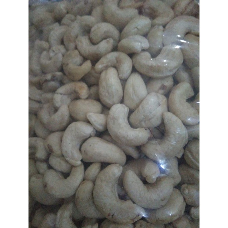 

kacang mede