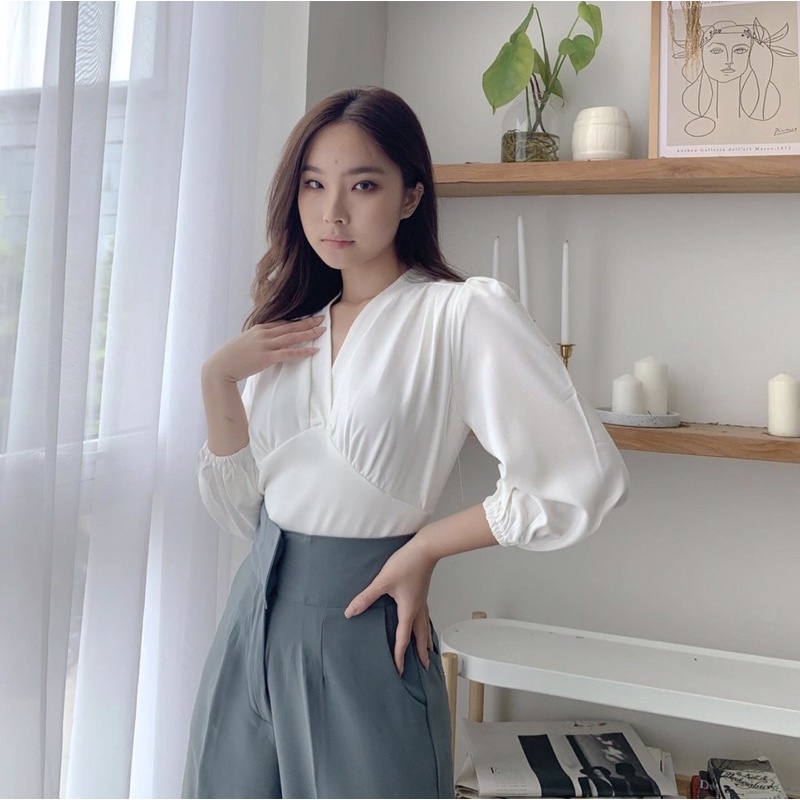 ARIANA LONGSLEEVE TOP CREPE BLOUSE WANITA PREMIUM KOREA - KEMEJA PESTA - KEMEJA KANTOR WANITA - TOP BASIC MEWAH V-NECK - ATASAN UNTUK KONDANGAN - TOP SEXY WARNA PASTEL - HADIAH / KADO ULTAH UNTUK CEWEK