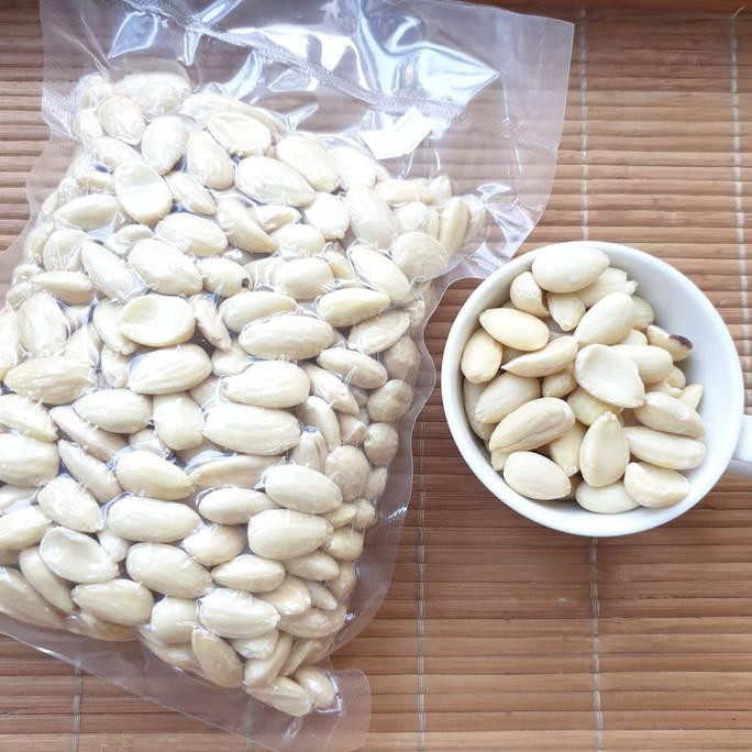 

Kacang Almond Utuh Mentah Tanpa Kulit ( Blanched Whole Almond ) - 500g BERGARANSI