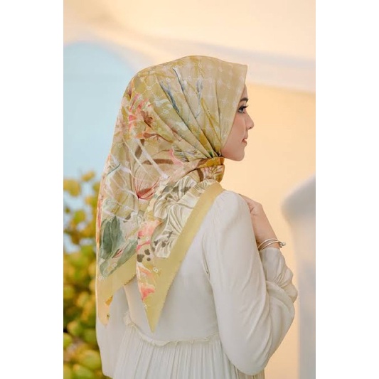 Buttonscarves x Ria Miranda The Xanadu Series Lava Preloved