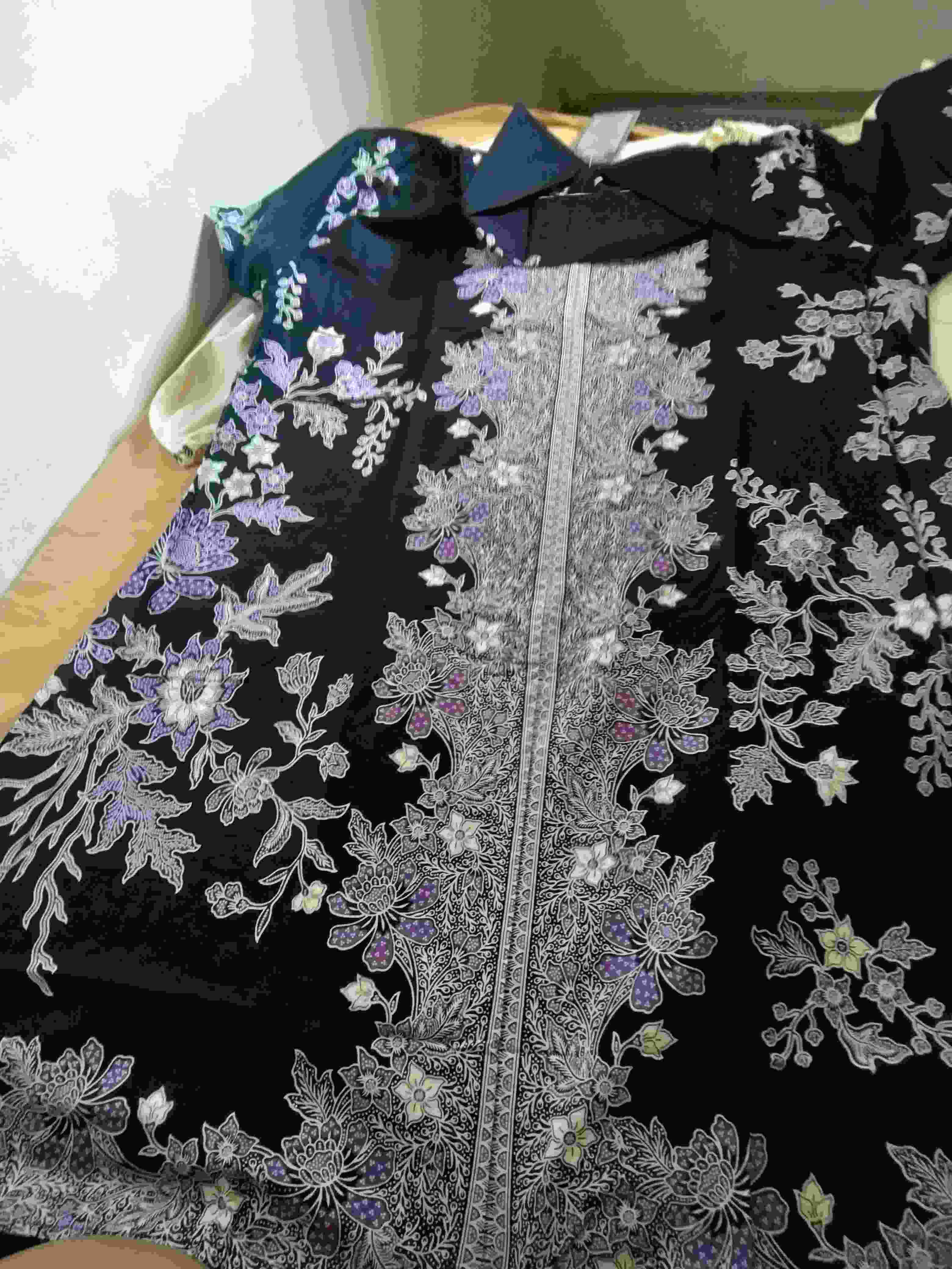 Grosir Terlaris Genes Jelita Tunic Navbor Yelbor Whitbor Creambor Tunik Batik Modern Hrb031