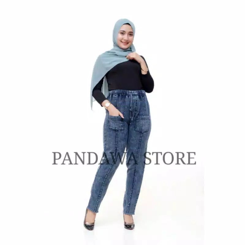 Celana Jeans Wanita Boyfriend Pinggang Karet Snow Unfinised Rumbai