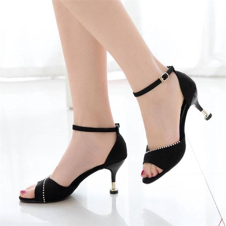 sepatu heels 2019