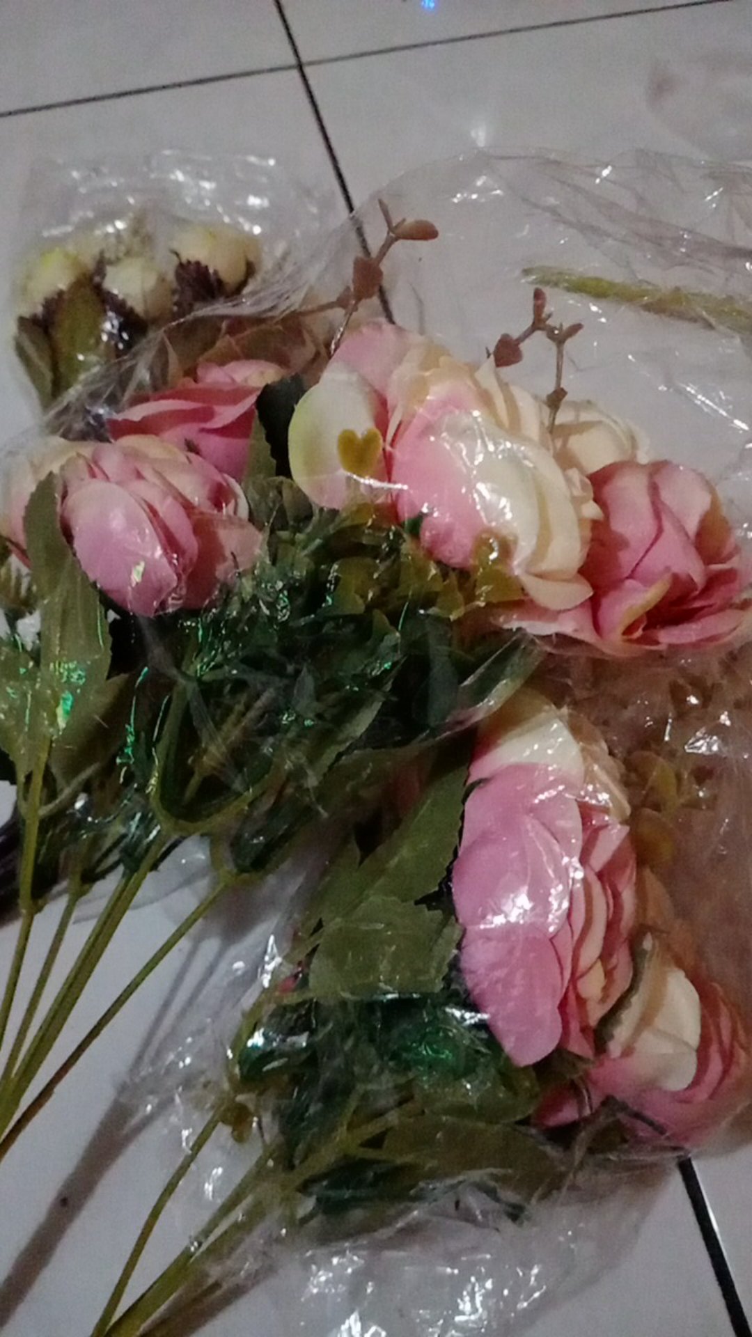 Mystyle Daun Rambat Juntai Bunga Plastik 90x9 Pcs Hias Artifisial Dekorasi Dinding Daun Rambat