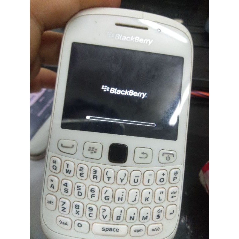 HP Blackberry BBM curve putih second