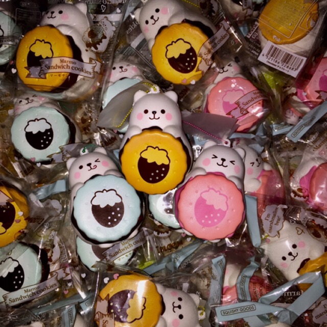 Squishy ibloom marmo sandwich cookies ( licensed )