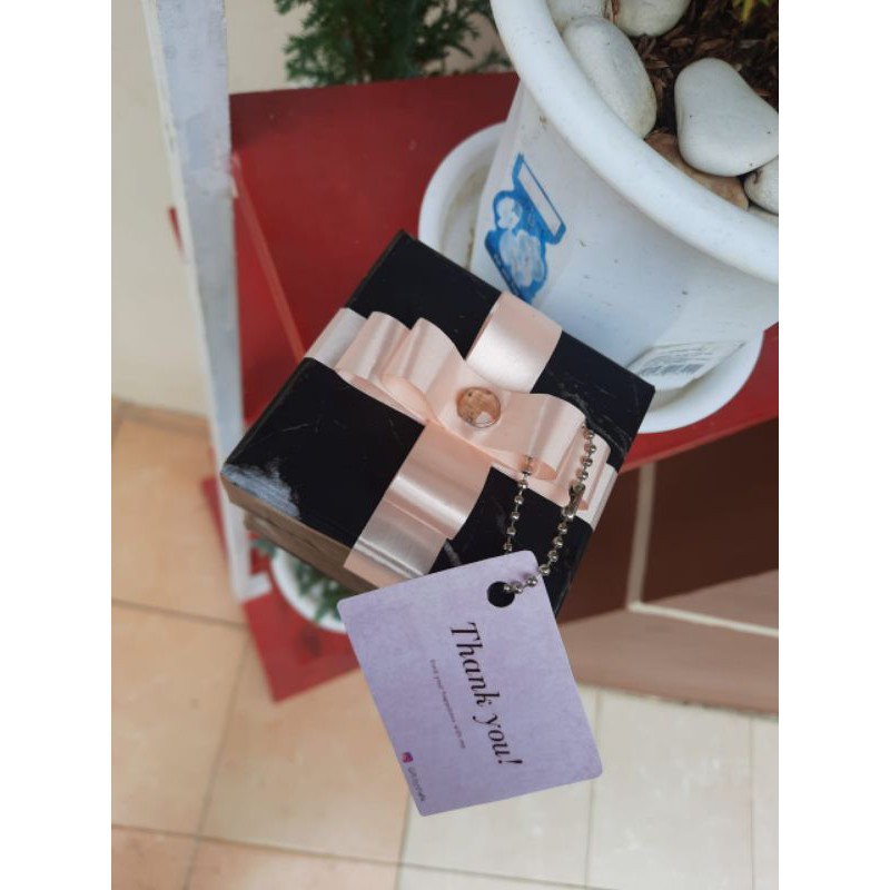 

KOTAK KADO / KOTAK SOUVENIR / GIFTBOX 7 * 7 * 7CM