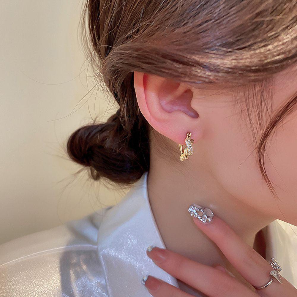 Mxbeauty Anting Hoop Kristal Kepribadian Harian Pesta Desain Fashion Warna Solid Berlian Imitasi Korea Ear Buckle