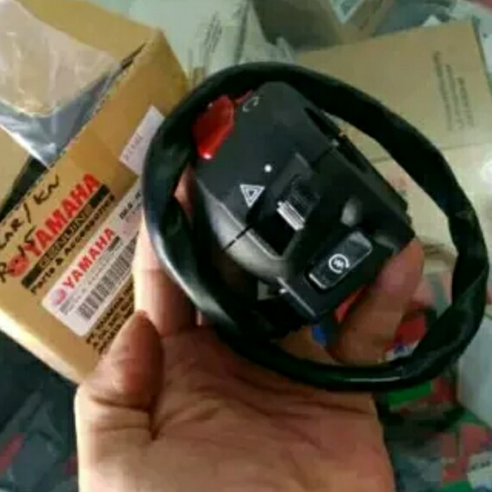 SAKLAR KANAN NEW R15 VVA AL NEW VIXION R LED ORIGINAL YGP
