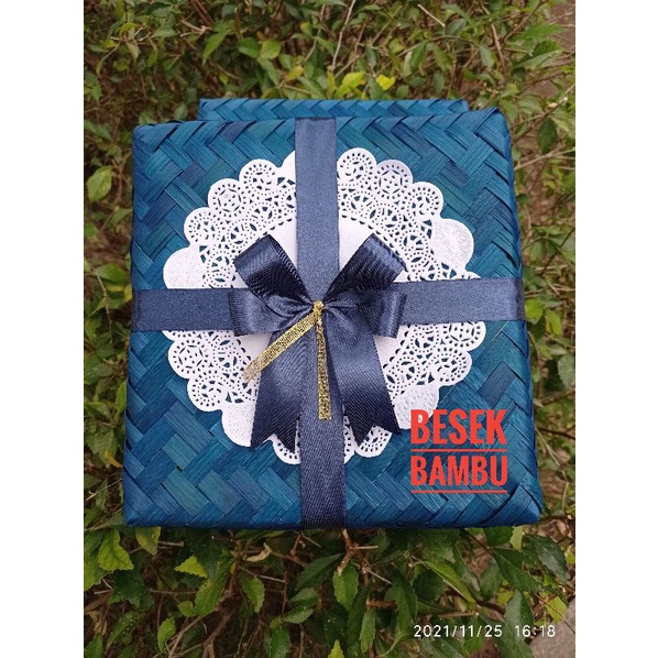 

besek bambu warna hias pita renda
