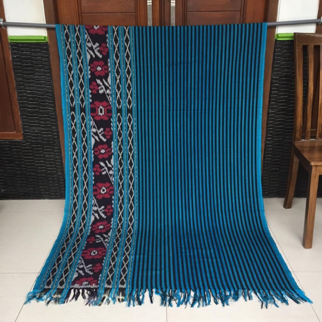 Kain tenun motif kombinasi lurik