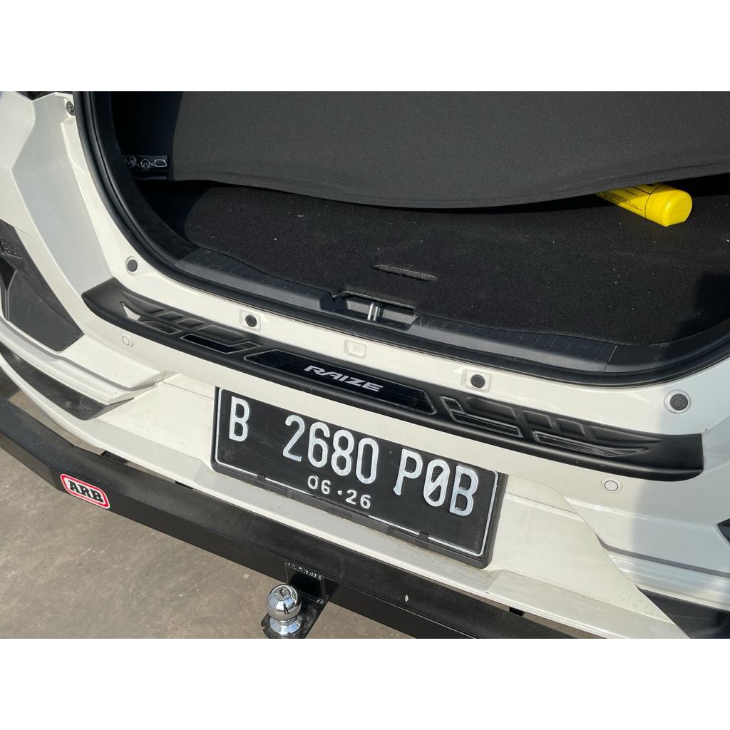 Sillplate/sill plate belakang Toyota Raize hitam list Chrome