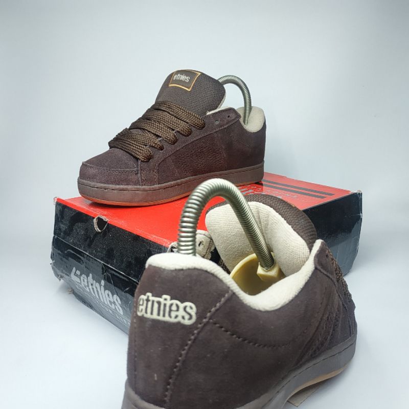 Etnies footwear