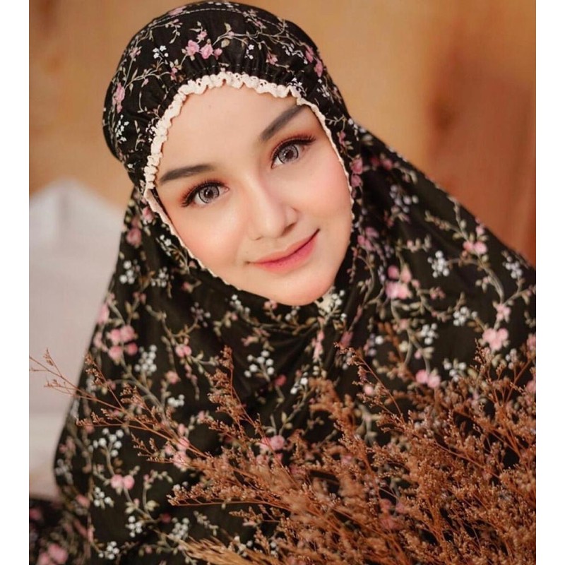 Rajwa Mukena Zahrah Black Katun Jepang Premium - Mukenah Travel Friendly Elegan Laser Cut & Tas Pouc