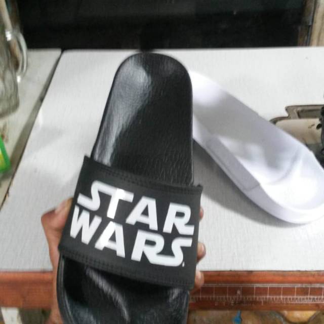 STARWARS FLIP FLOP PRIA WANITA