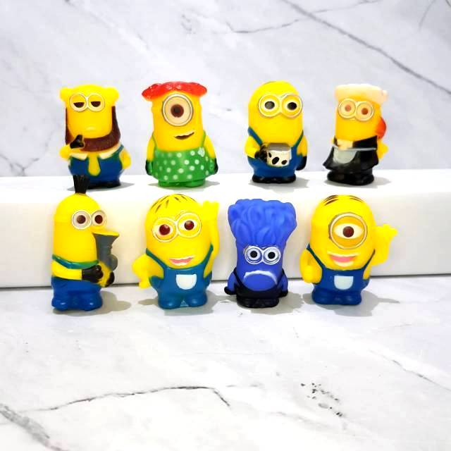 topper mainan karet hiasan kue ulang tahun 4cm pajangan mobil minion 1