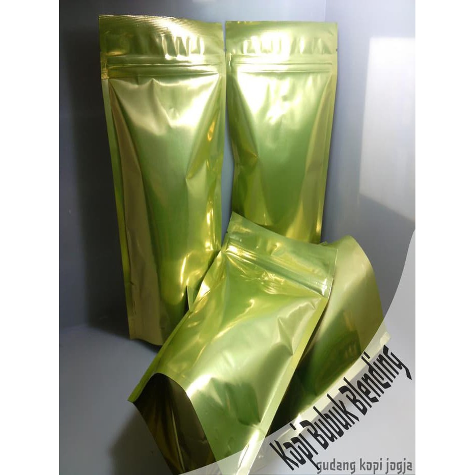 

Kopi Bubuk Premium Blending Arabika - Robusta . Kopi Siap Seduh Blend